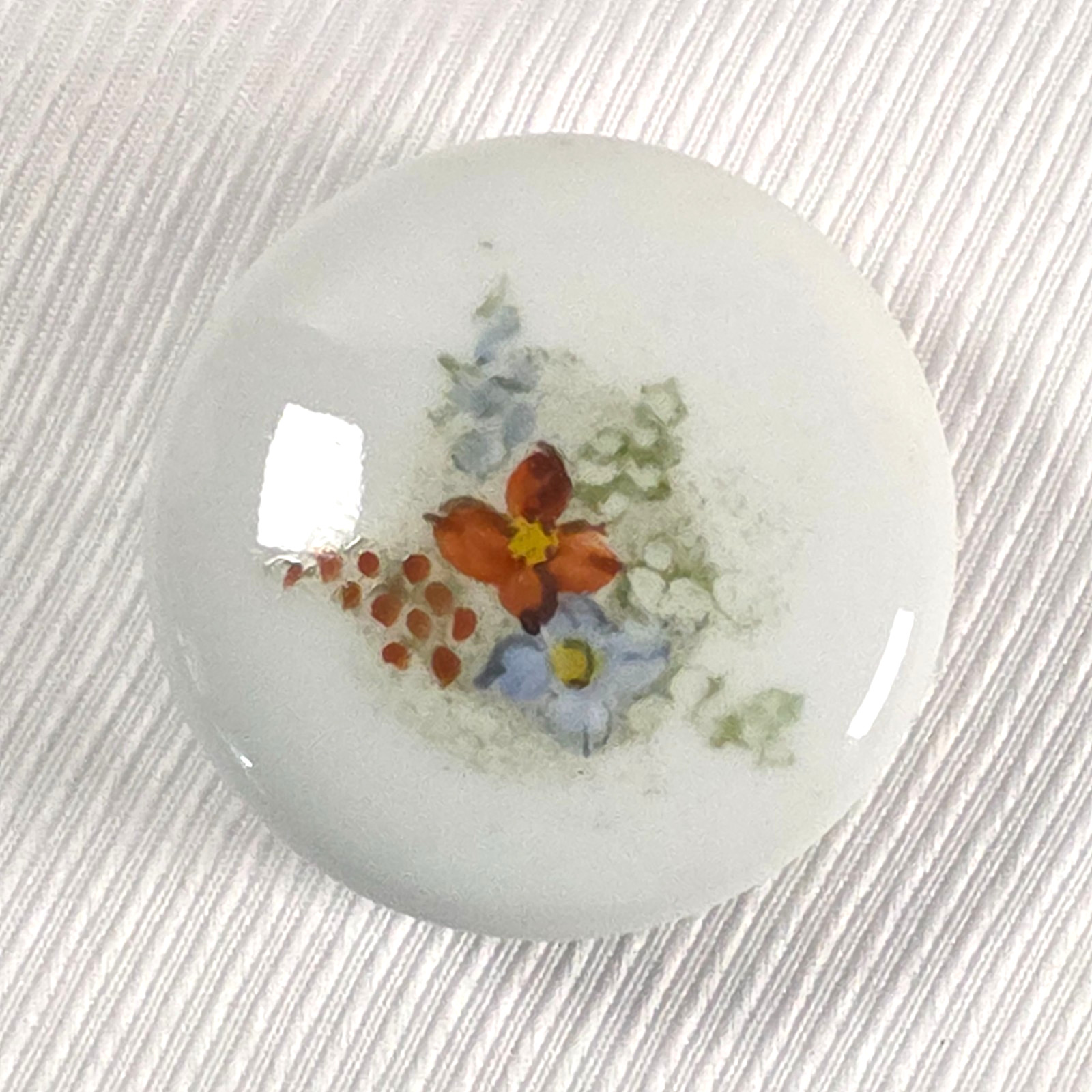 VTG Maxy Porcelain Trinket Pill Box Floral 2\