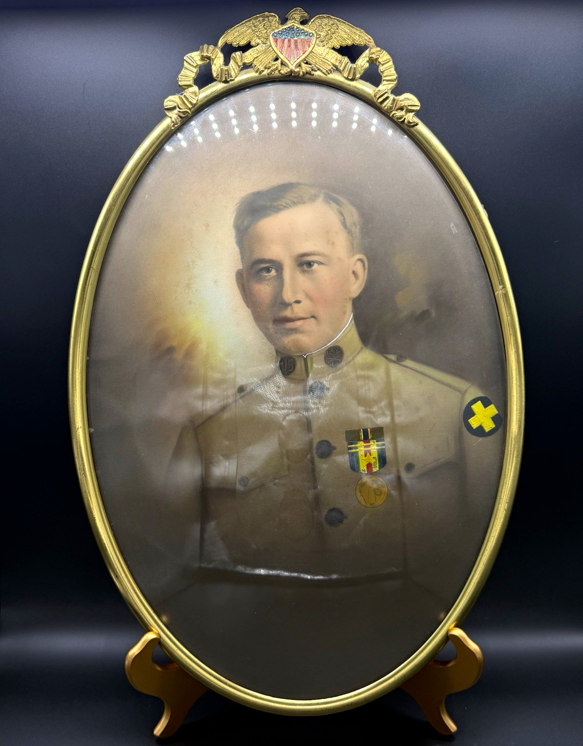 Antique WWI US Army Soldier Portrait Oval Brass Eagle Flag Frame Military Photo