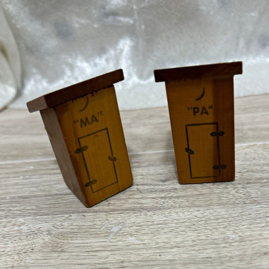 Vintage Pikes Peak Ma Pa Outhouse Wood Salt Pepper Shakers Colorado Souvenir