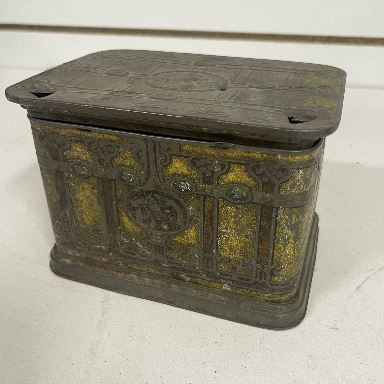 Antique EPICURE Smoking Tobacco Tin Can US Tobacco Co. Hinged Box