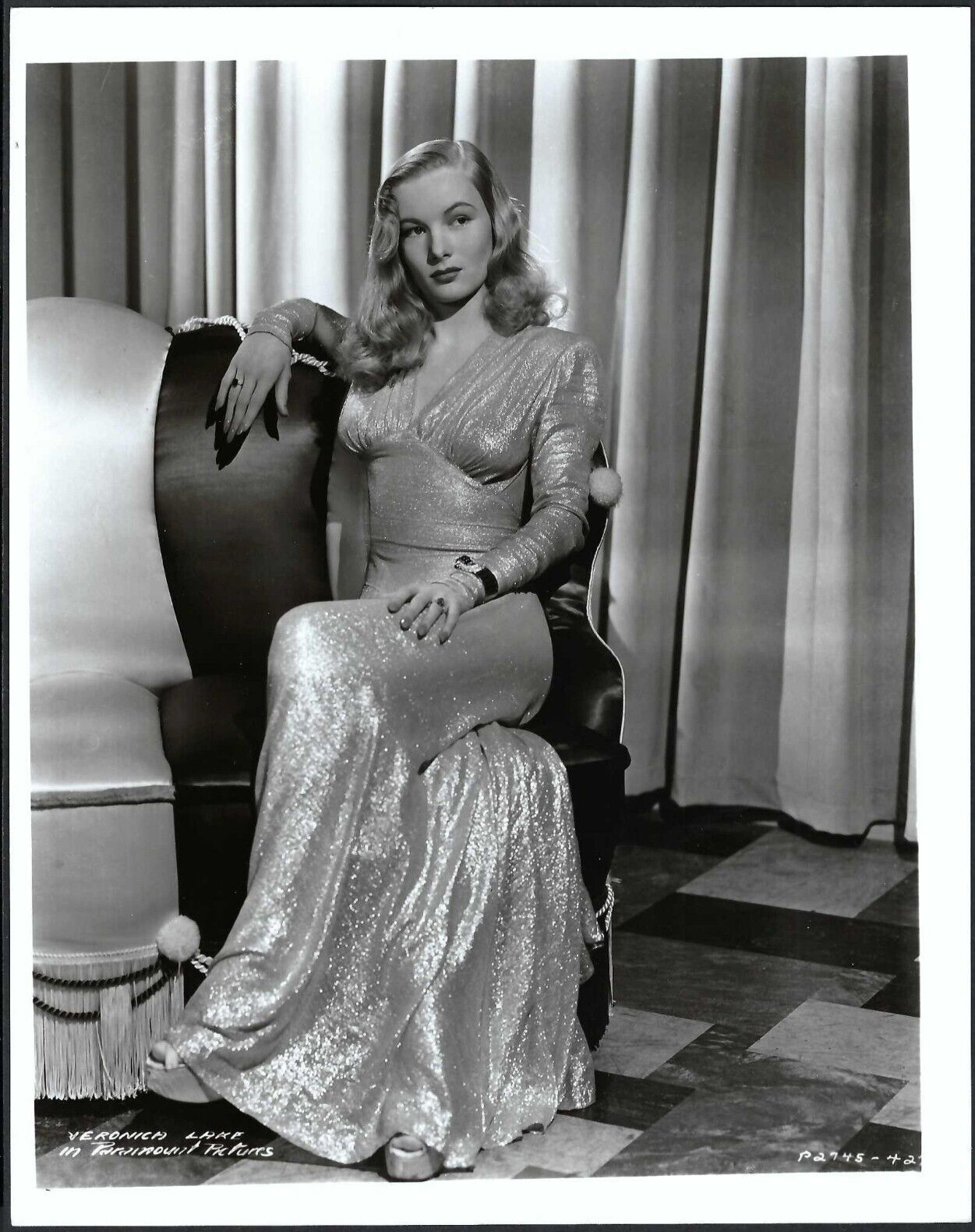 HOLLYWOOD VERONICA LAKE ACTRESS STYLISH POSE VINTAGE ORIGINAL PARAMOUNT PHOTO