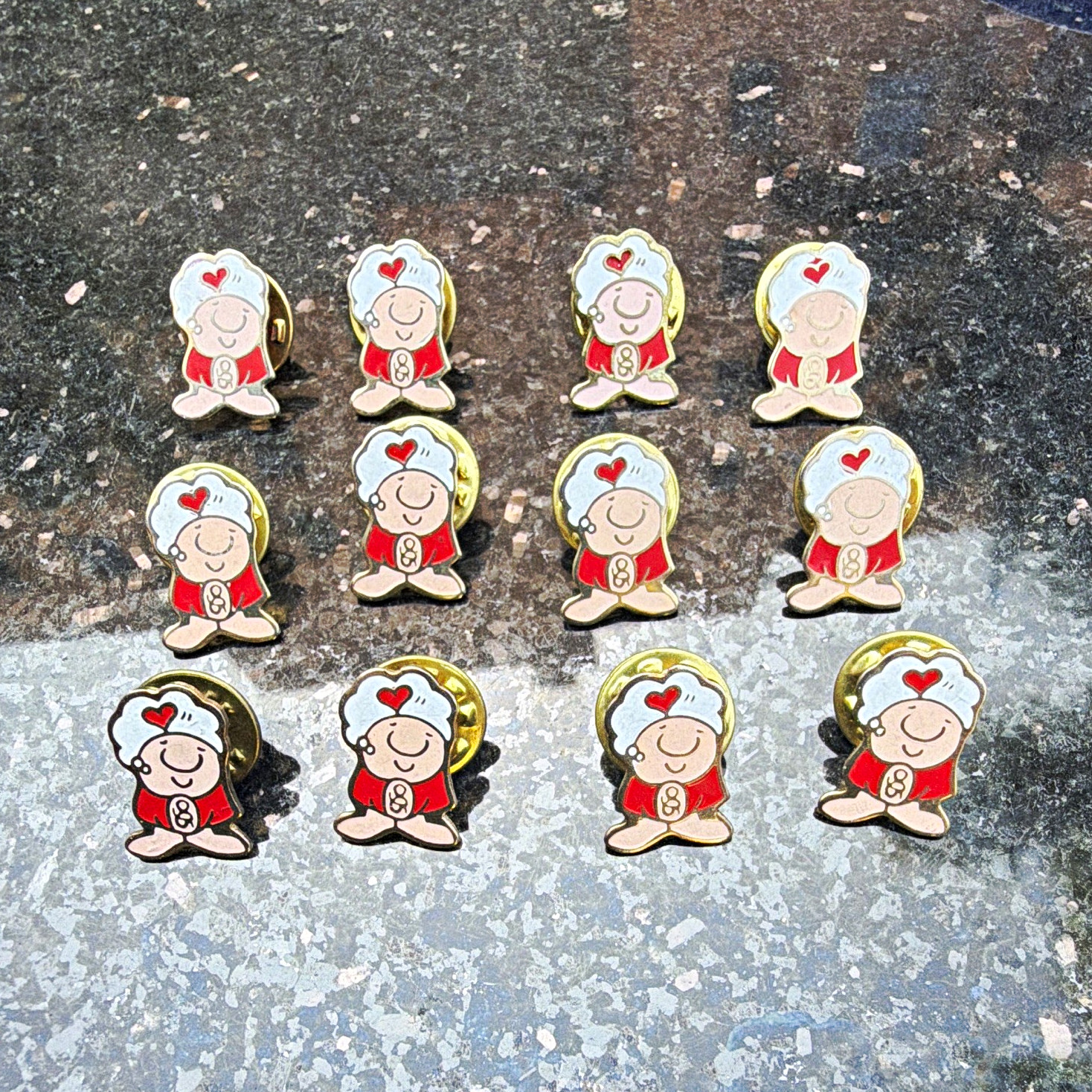 Ziggy heart thinking 1979 Enamel Metal Lapel Pin Lot of 12 vintage 