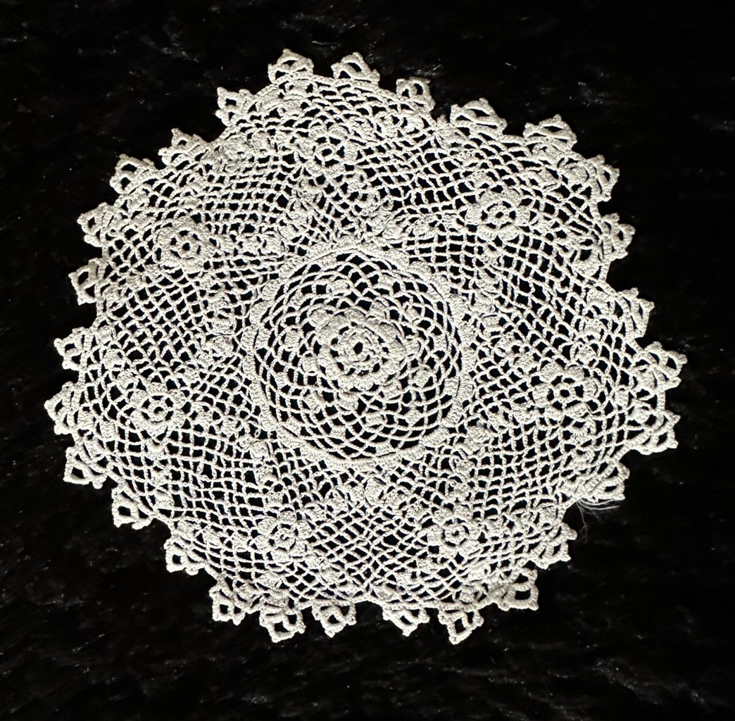 Antique Vintage 5.5” Handmade Fine Thread Irish Crochet Rosette Lace Doily