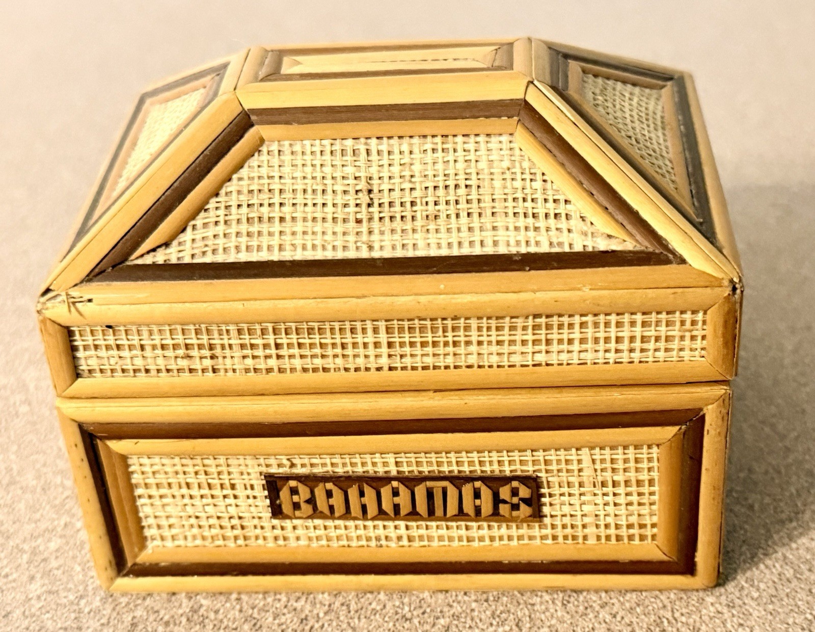 VTG Bahamas Straw Weave Bamboo Trinket Jewelry Box Red Velvet Lined⁠
