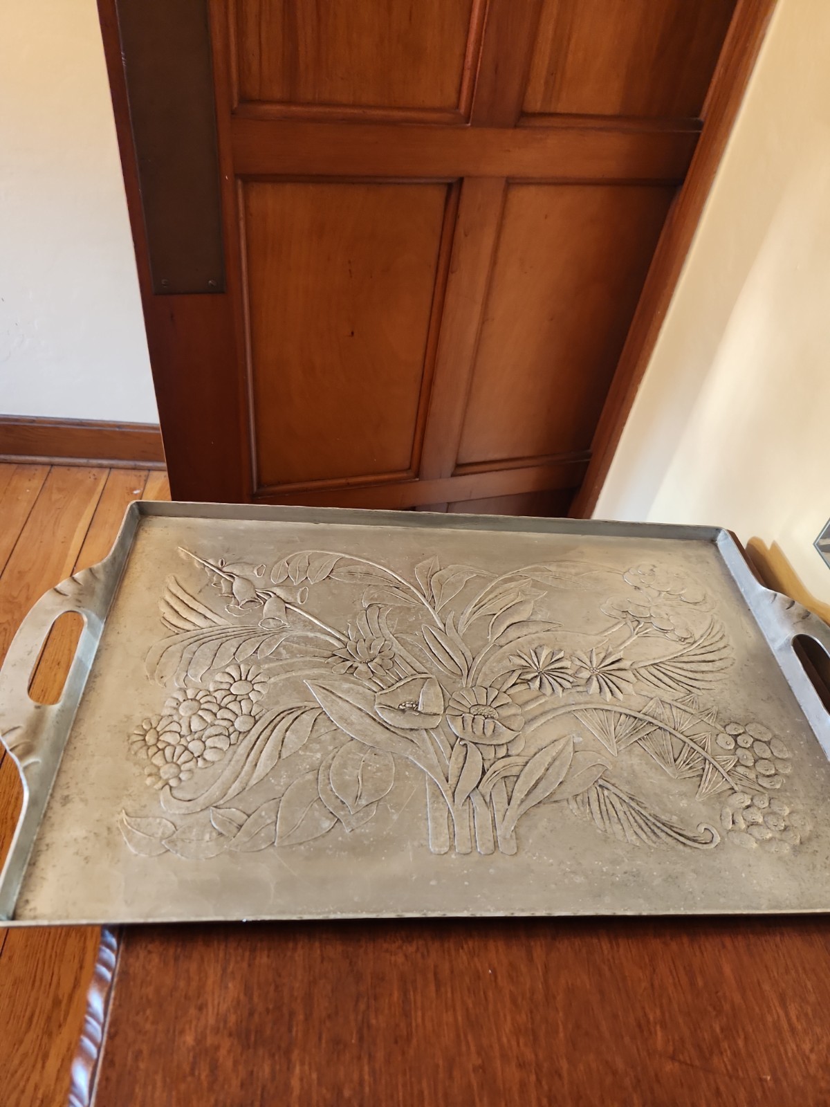 Vintage 1950's Wendell August Forge Hammered Aluminum Tray w/ Flowers  21 X 13
