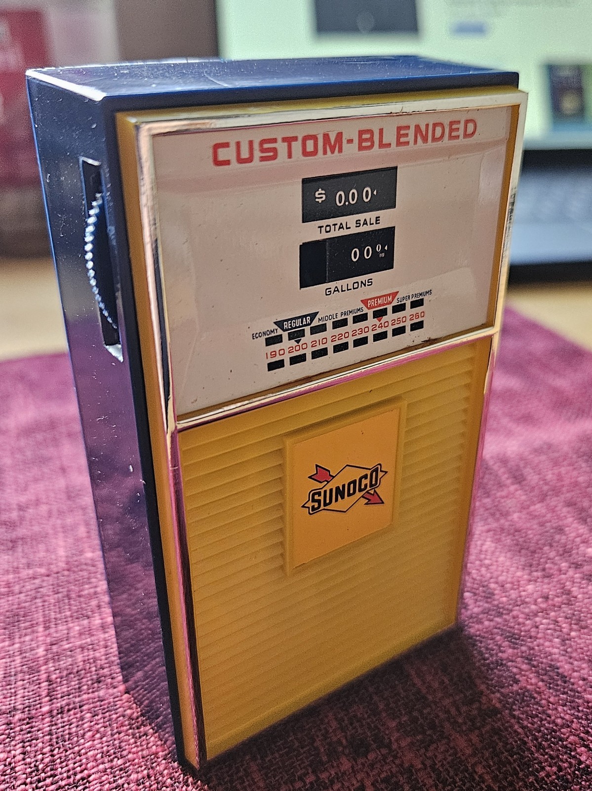 1968 Sunoco Oil Company Gas Pump  Transistor AM Radio w/Box-Tested and Working