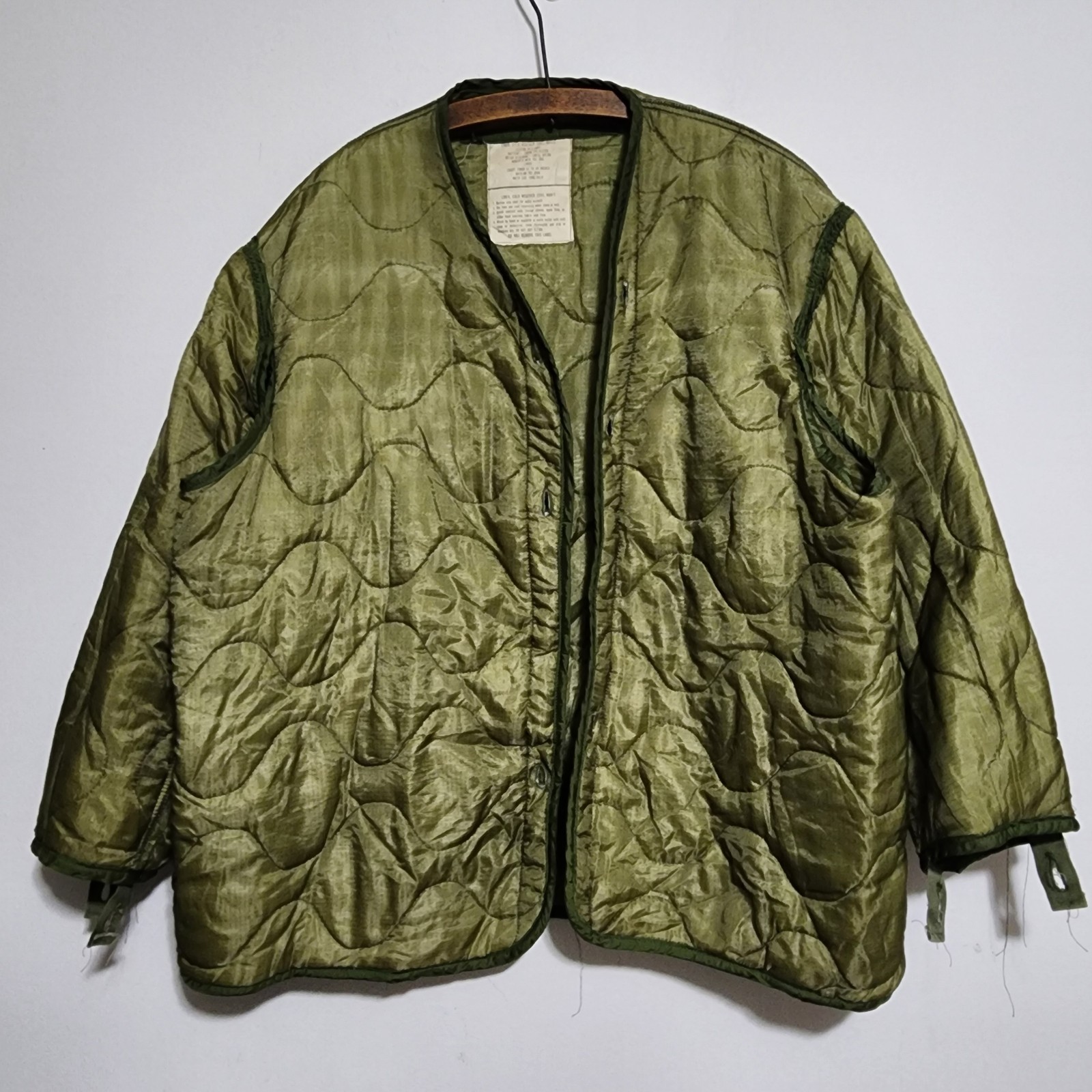 Vintage 1975 US Military M-65 Field Jacket Liner Quilted Green Large DSA100-75-C
