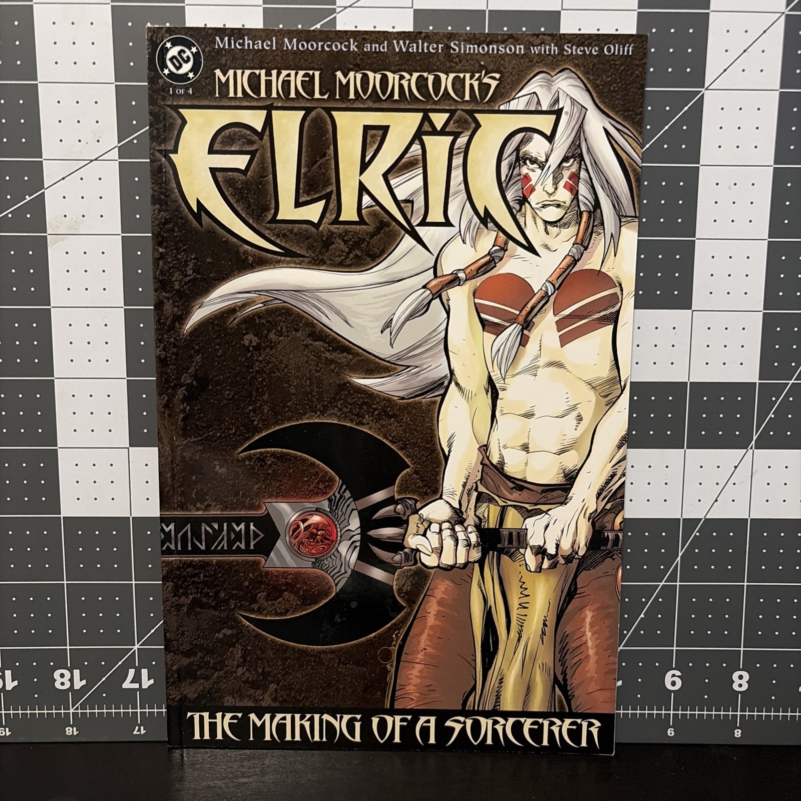 Michael Moorcock\'s Elric: The Making of a Sorcerer #1 (DC Comics November 2004)