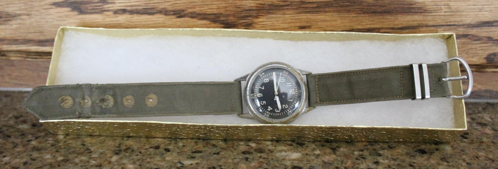 VINTAGE WW II ERA WALTHAM FSSC-88-W-800 U.S. NAVY MILITARY WATCH 10616
