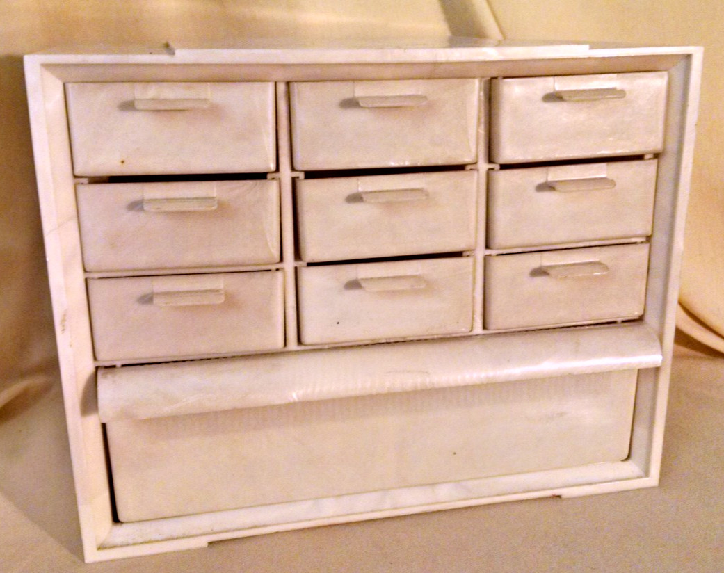 AKRO-MILS STORAGE BIN CABINET ORGANIZER PM-15 USA 10 DRAWER OFF WHITE BEIGE VTG.