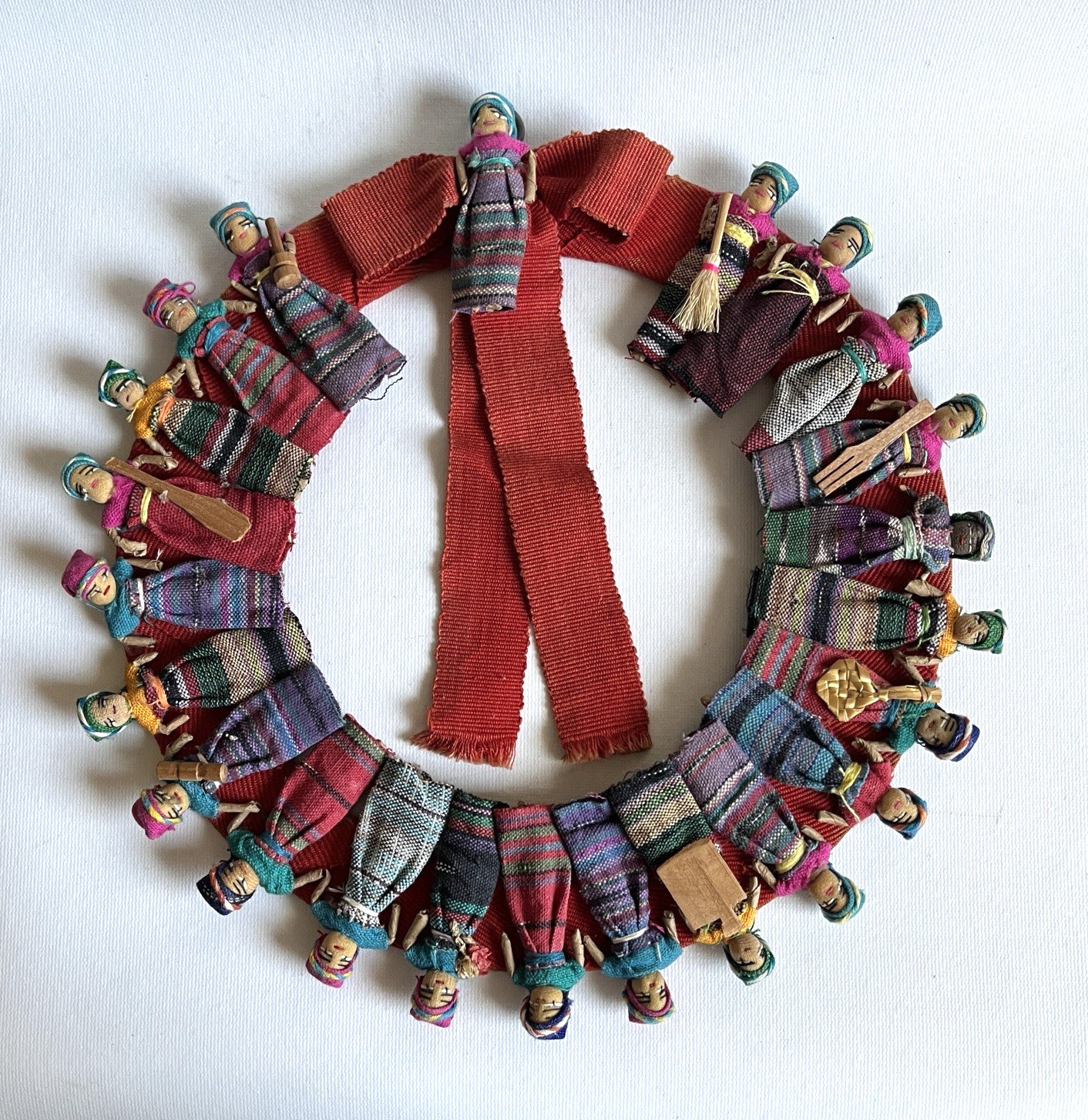 Vintage Guatemalan Handmade Folk Art Miniatures Figures Worry Doll Wreath