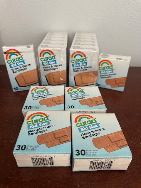 Curad Vintage 1990 kid size Flexible Fabric Bandages NOS Assorted Knee Elbow box Curad Vintage 1990 kid size Flexible Fabric Bandages NOS Assorted Knee Elbow box