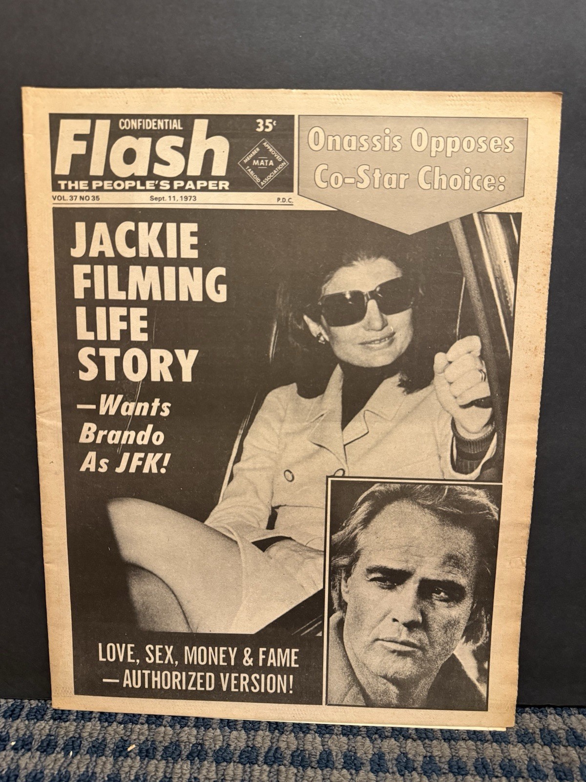 1973 Sept 11 Confidential Flash Newspaper, Marlon Brando, Jackie Kennedy (VRN10B