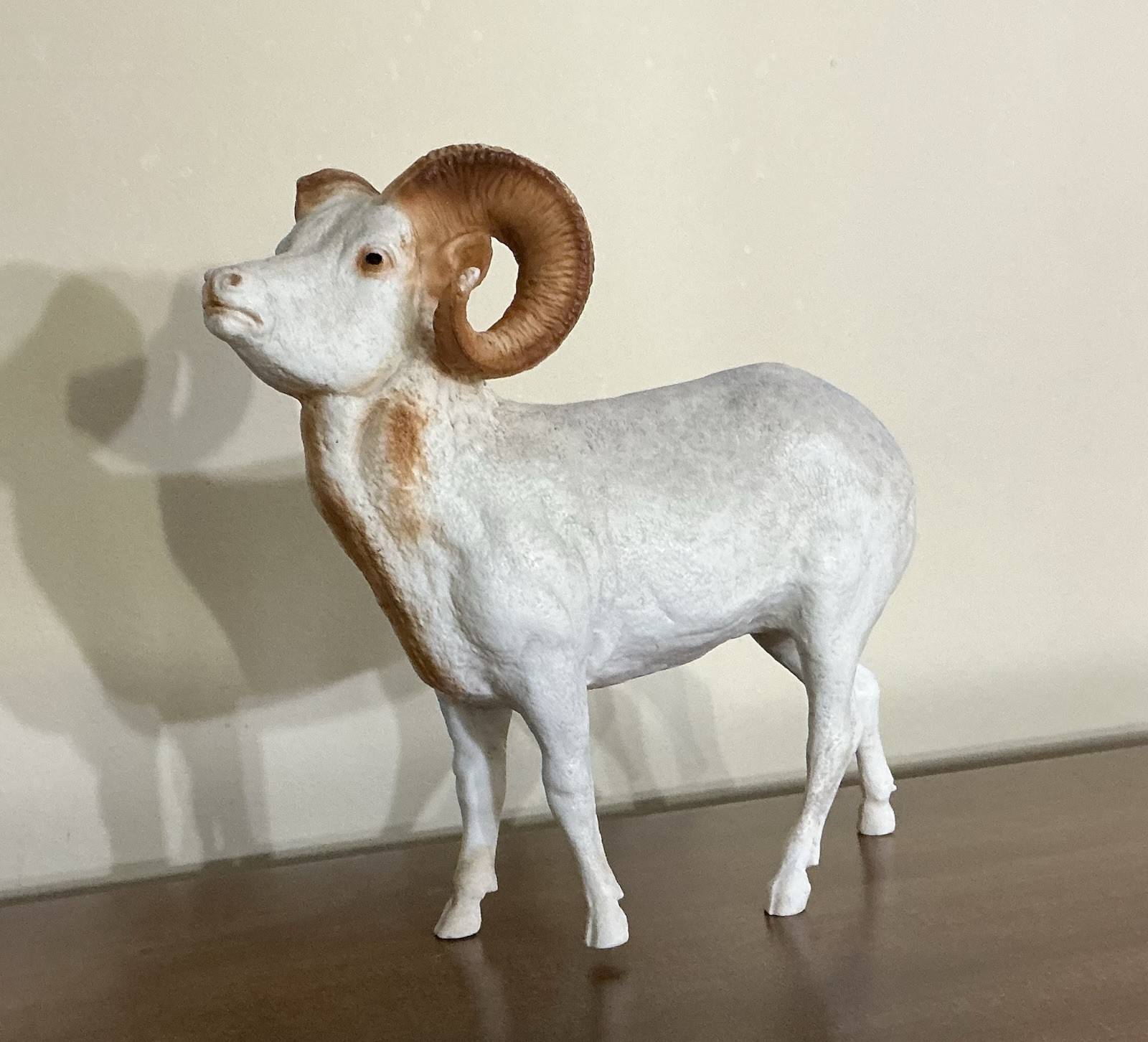 VERY RARE Breyer Dall Sheep Bighorn White Ram MOLDED IN CHALKY PLASTIC #85 Horse