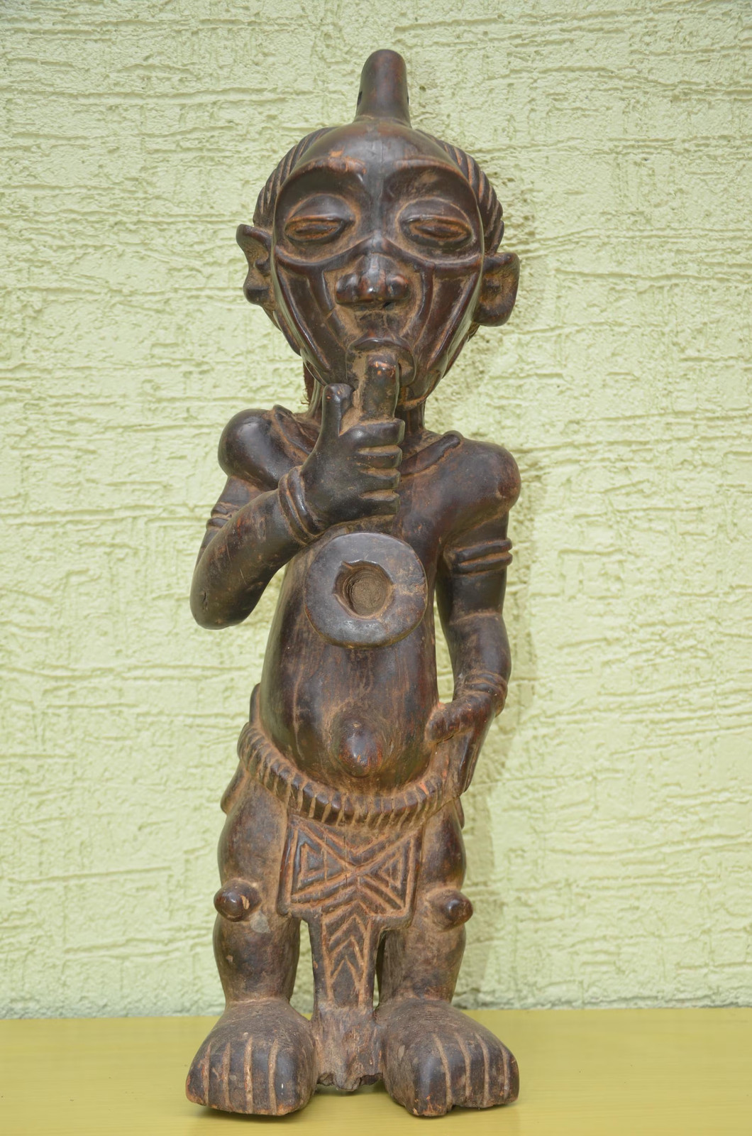 Bena Lulua Smoking Pipe Statue – 25\