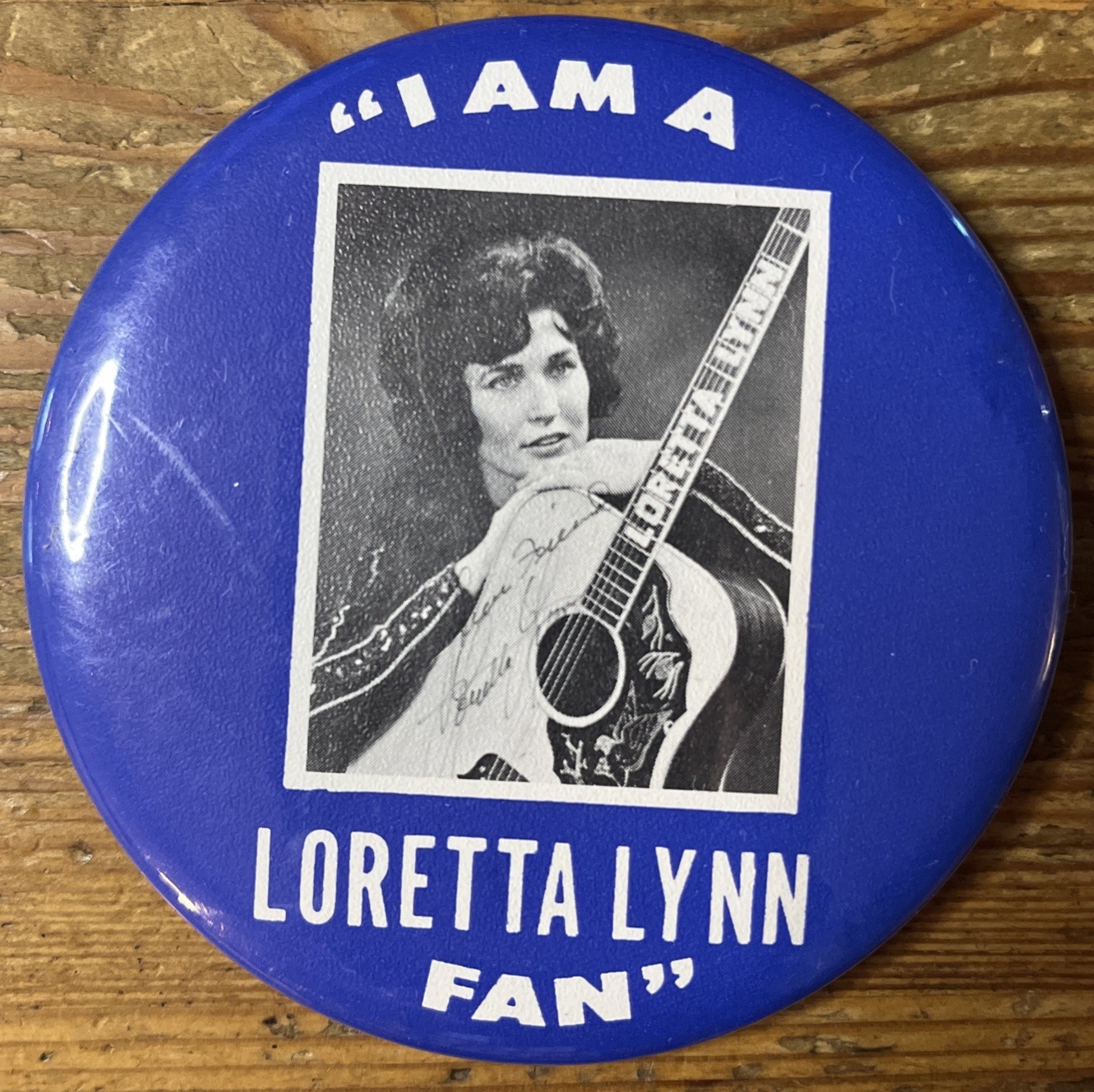 Vintage Loretta Lynn Pin Country Music Button I Am A Fan Photo