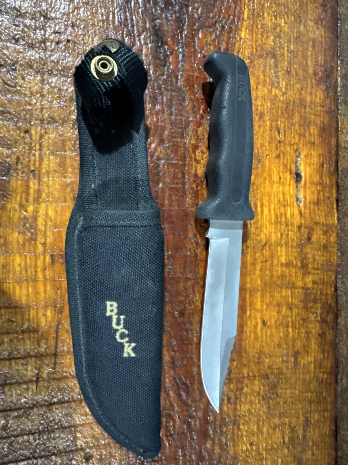 Vintage Buck 639 Fieldmate Hunter/Survivial Knife with Original Sheath. 1994.
