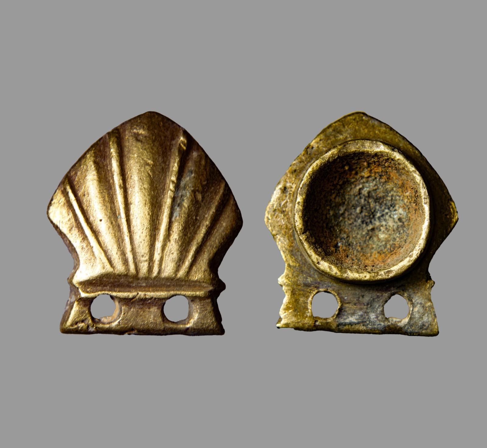GOLD Fire Gilded Hellenistic Pecten Shell Amulet Mount 300BC Antiquity Artifact GOLD Fire Gilded Hellenistic Pecten Shell Amulet Mount 300BC Antiquity Artifact
