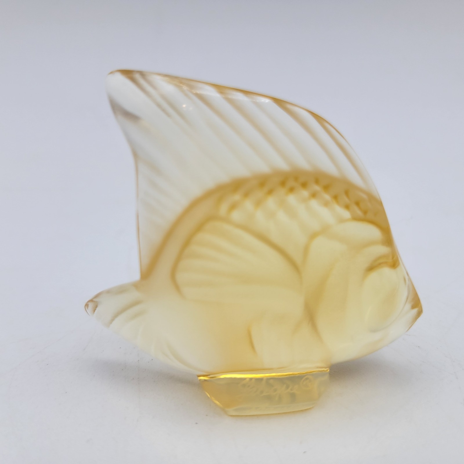 LALIQUE Aquarium Fish France Yellow Gold 1 7/8\