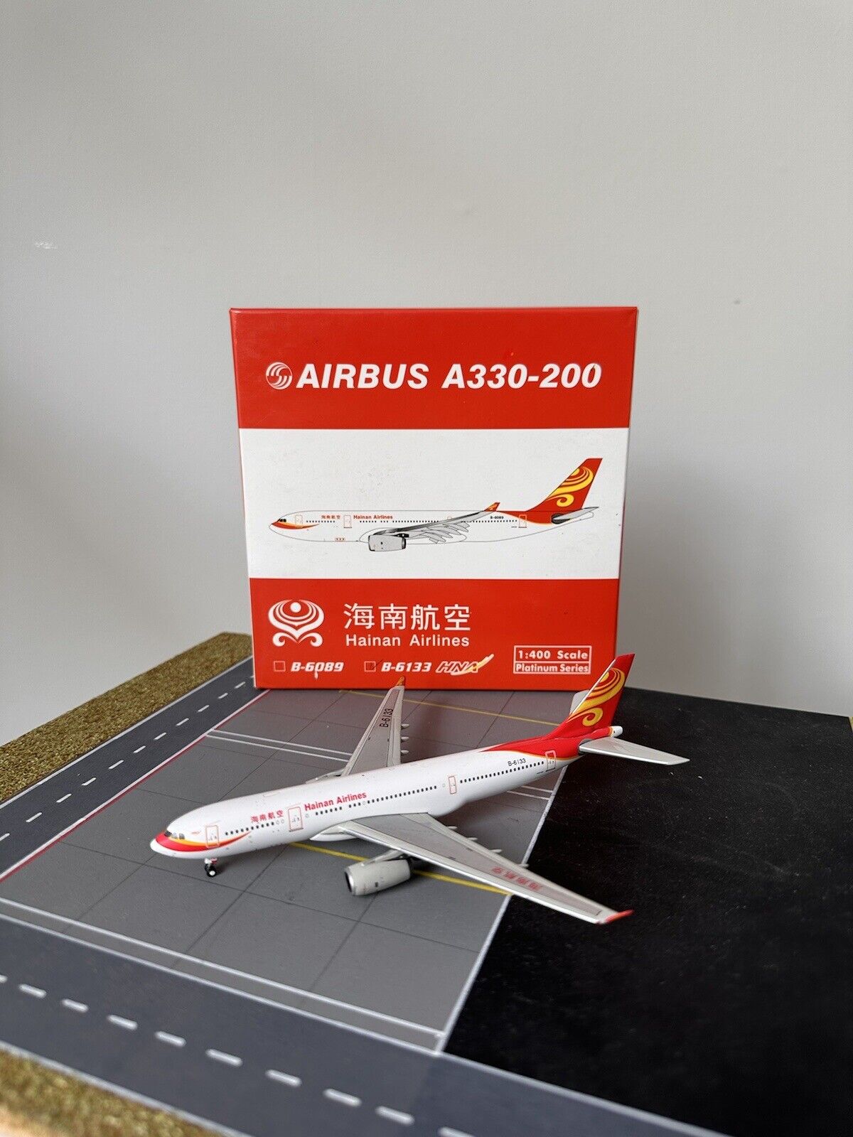 Hainan Airlines Airbus A330-200 B-6089 1:400 Scale Model By Phoenix