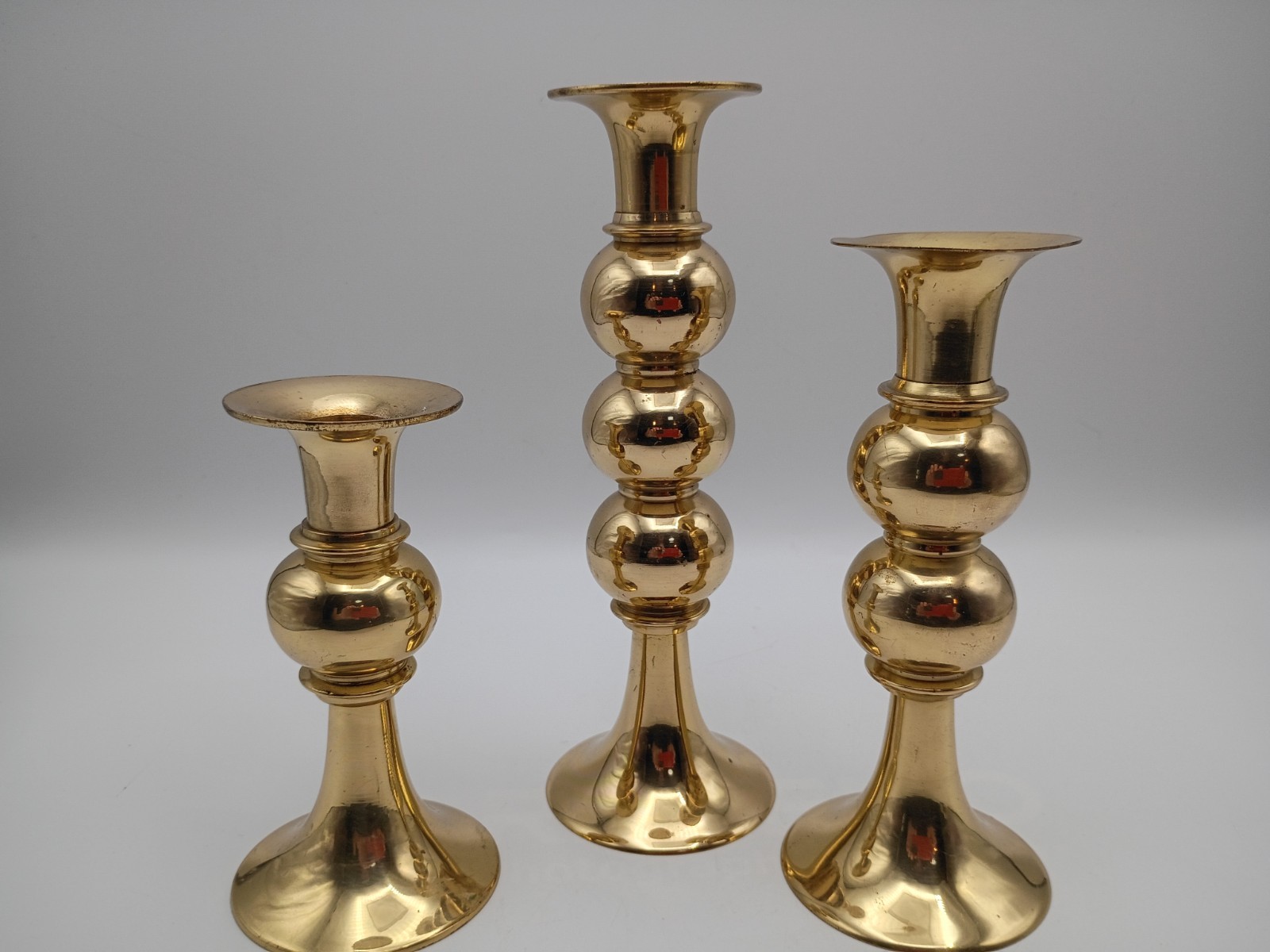 Vtg 3 Bright Brass Candlestick Holders Tiered Bulbous Sphere Taper