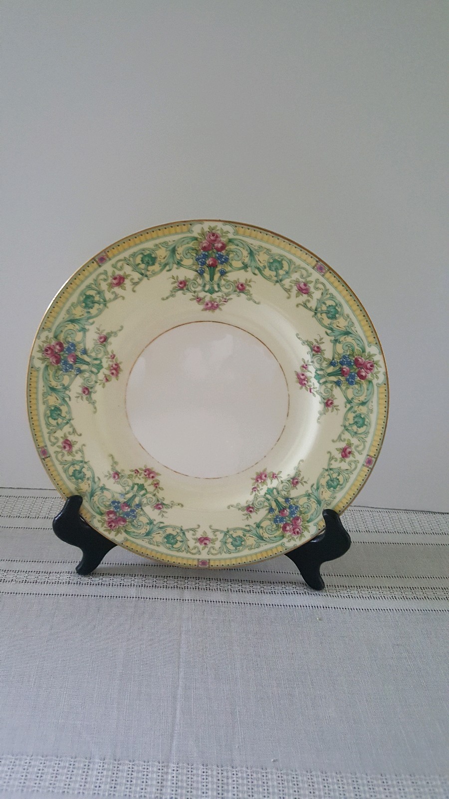 150 YEARS OLD ROYAL WORCESTER PLATE - HAS CHRISTIES ' AUCTION STAMP - BEAUTIFUL