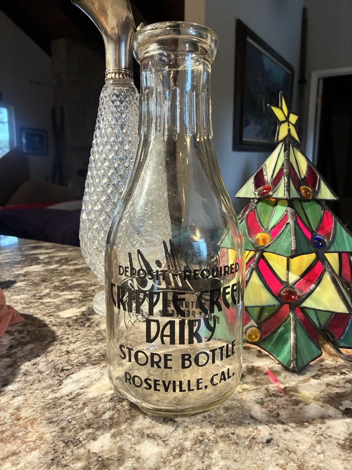 Cripple Creek Dairy Store Milk Bottle Roseville Cal fair oaks duraglas quart jug