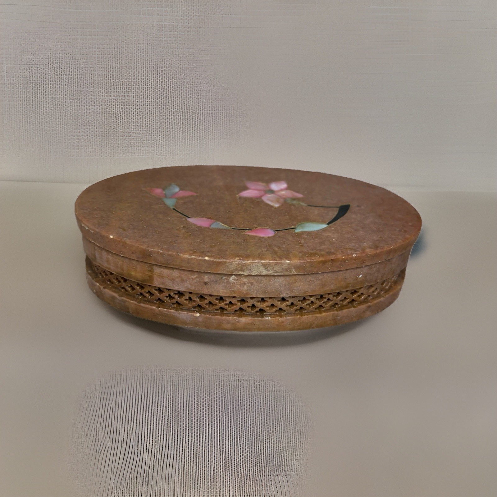 Vintage Handcrafted Soapstone Trinket Box Pierced Inlaid Pietra Dura