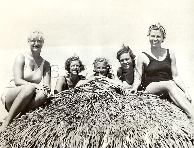 Original Large Vintage Photo- Semi Nude- Bathing Beauties- Miami Beach- 1934
