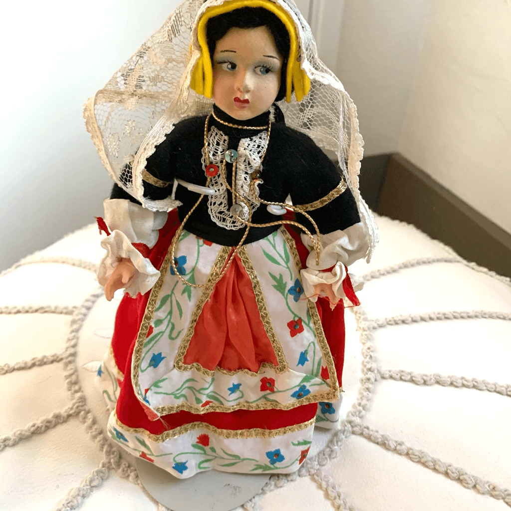 Vintage Souvenir Doll Italy Magis Roma 8\