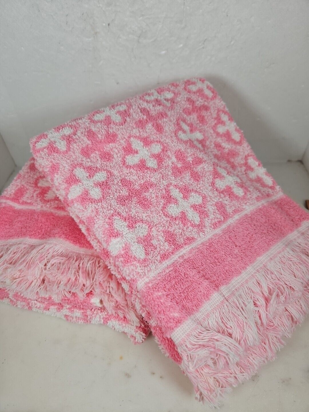 2 Vintage J.C. Penney Pink/White Floral Patterned Bath Towels
