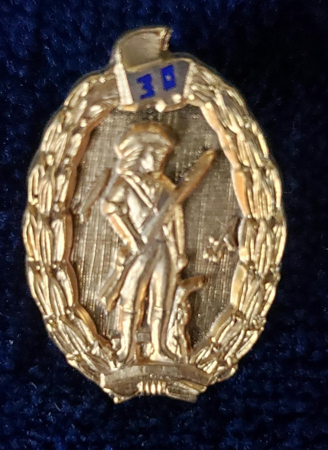 VINTAGE ANTAYA US NATIONAL GUARD MINUTEMEN 3OTH YEAR SERVICE PIN GOLD 1/20-12K G VINTAGE ANTAYA US NATIONAL GUARD MINUTEMEN 3OTH YEAR SERVICE PIN GOLD 1/20-12K G