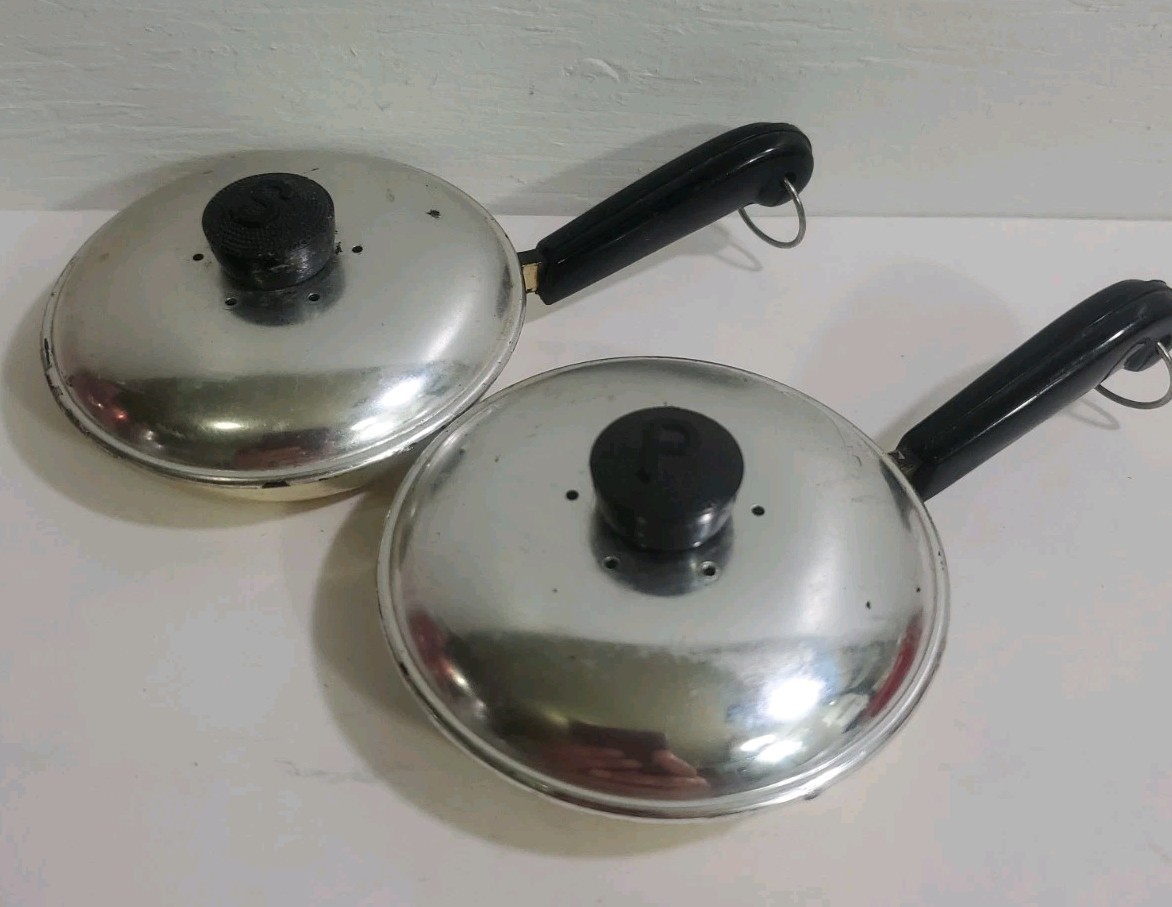 Vintage Brillium Aluminum Plastic Frying Pan Shaped Salt & Pepper Shakers 