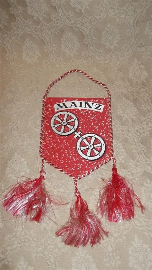 VINTAGE SOUVENIR PENNANT MAINZ GERMANY CAMPINGPLATZ MAARAUE MAARAVE SILK TASSELS