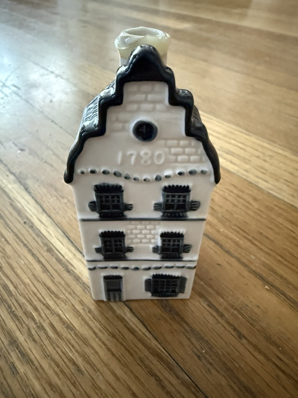 Vintage KLM Delft Dutch Blue House 3 BOLS Amsterdam 2017 Excellent Empty Vintage KLM Delft Dutch Blue House 3 BOLS Amsterdam 2017 Excellent Empty