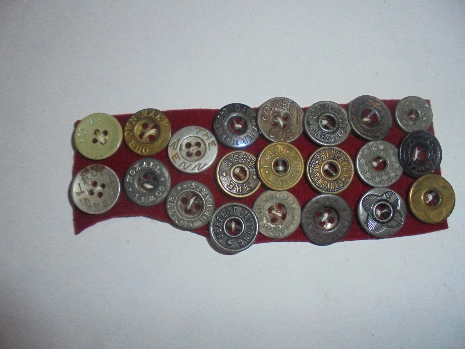 21 Vtg Work clothes Buttons penn sweet orr dave maier the best our own make