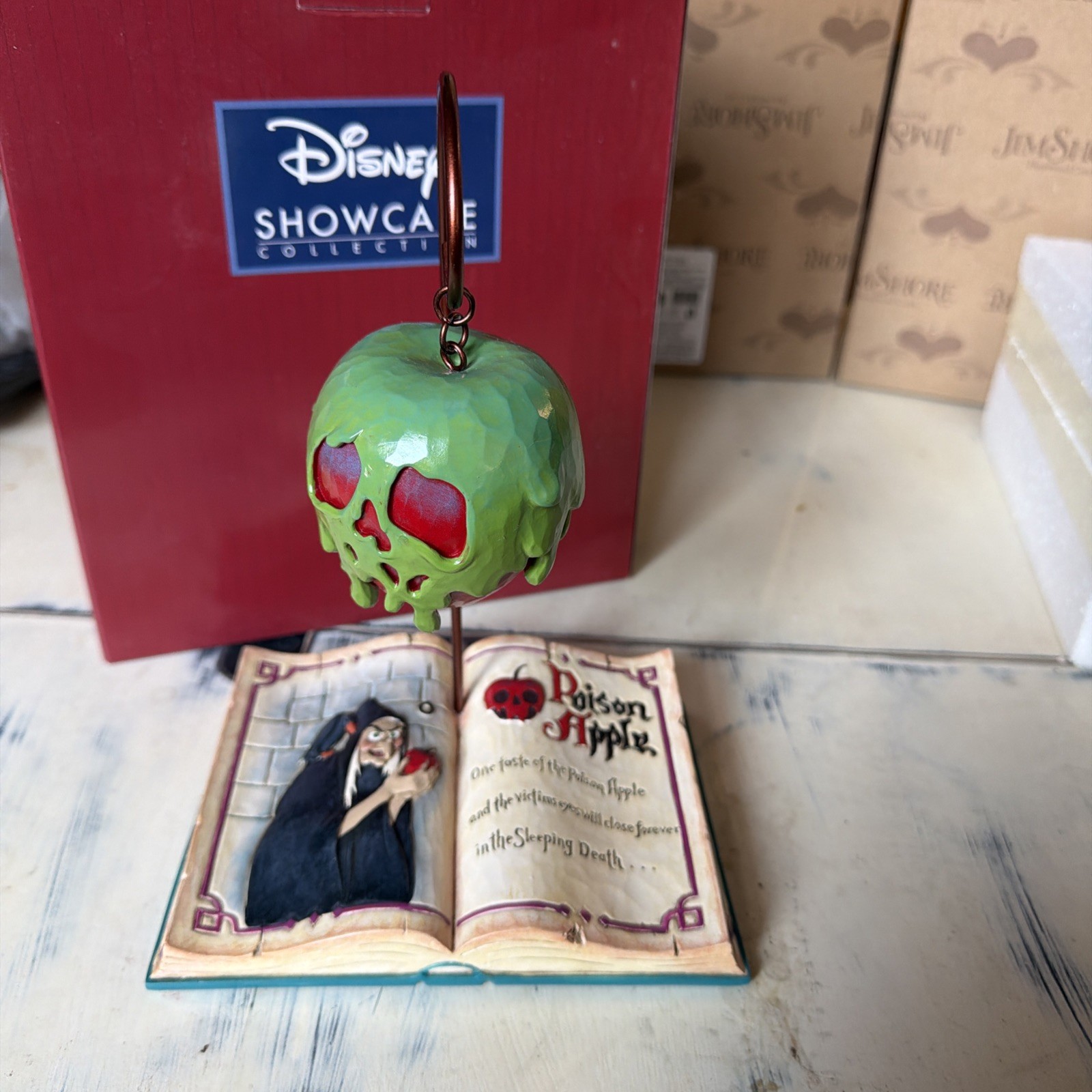 Disney Tradition Jim Shore Snow White Apple-solutely Poisonous Wicked Halloween