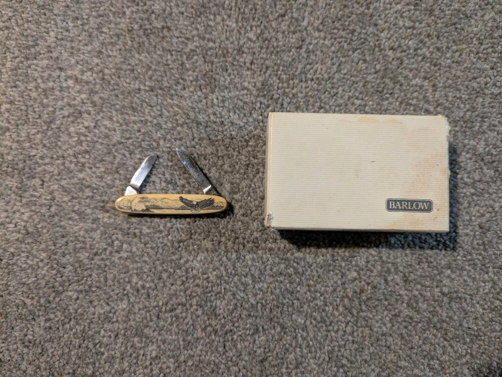 Vintage Barlow Pocket Knife Bald Eagle USA Scrimshaw With Original Box