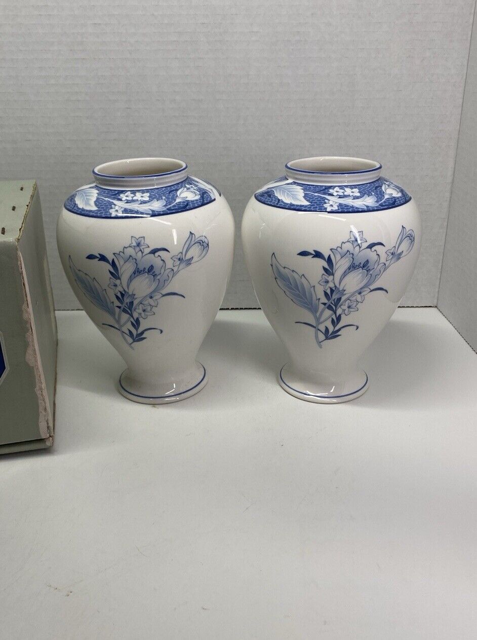 Noritake Japan Winter Whites Vase Blue And White 2 Piece Set Vintage 9436 Vntg