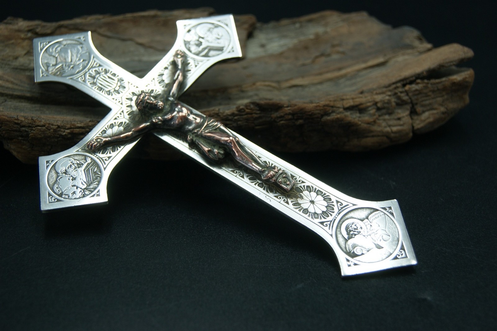 † Rare Antique Signed Crucifix by French Engraver Bernard Wicker (B. Wicker GR)†