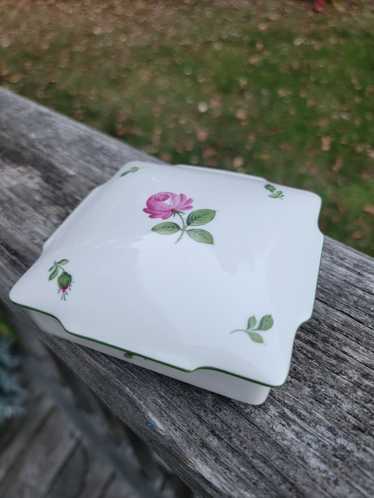 Vintage Augarten Wien Porcelain Trinket Box Wiener Rose Vienna Rose 696/5089