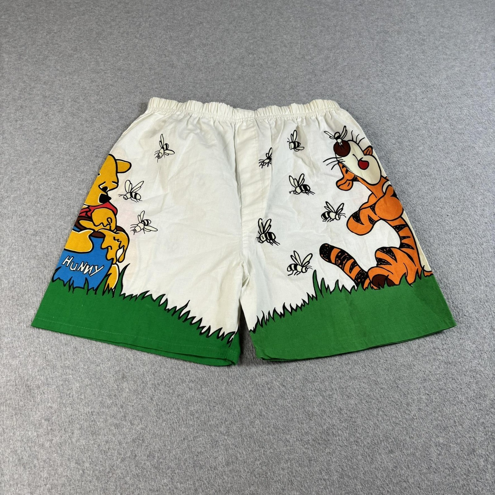 Vintage Disney Store Winnie The Pooh Shorts Medium White Boxer Tigger 90s USA