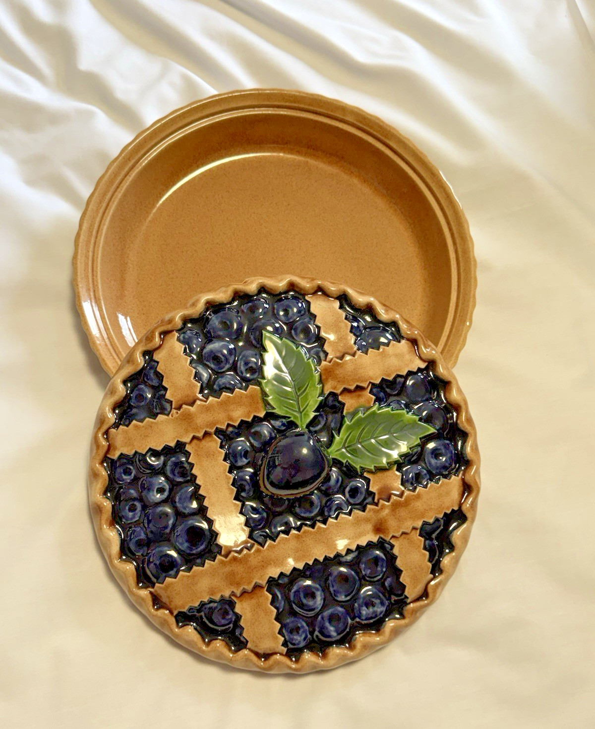 Vtg Sanor Ceramica Blueberry Pie Keeper Lattice Crust MCM Made in Portugal
