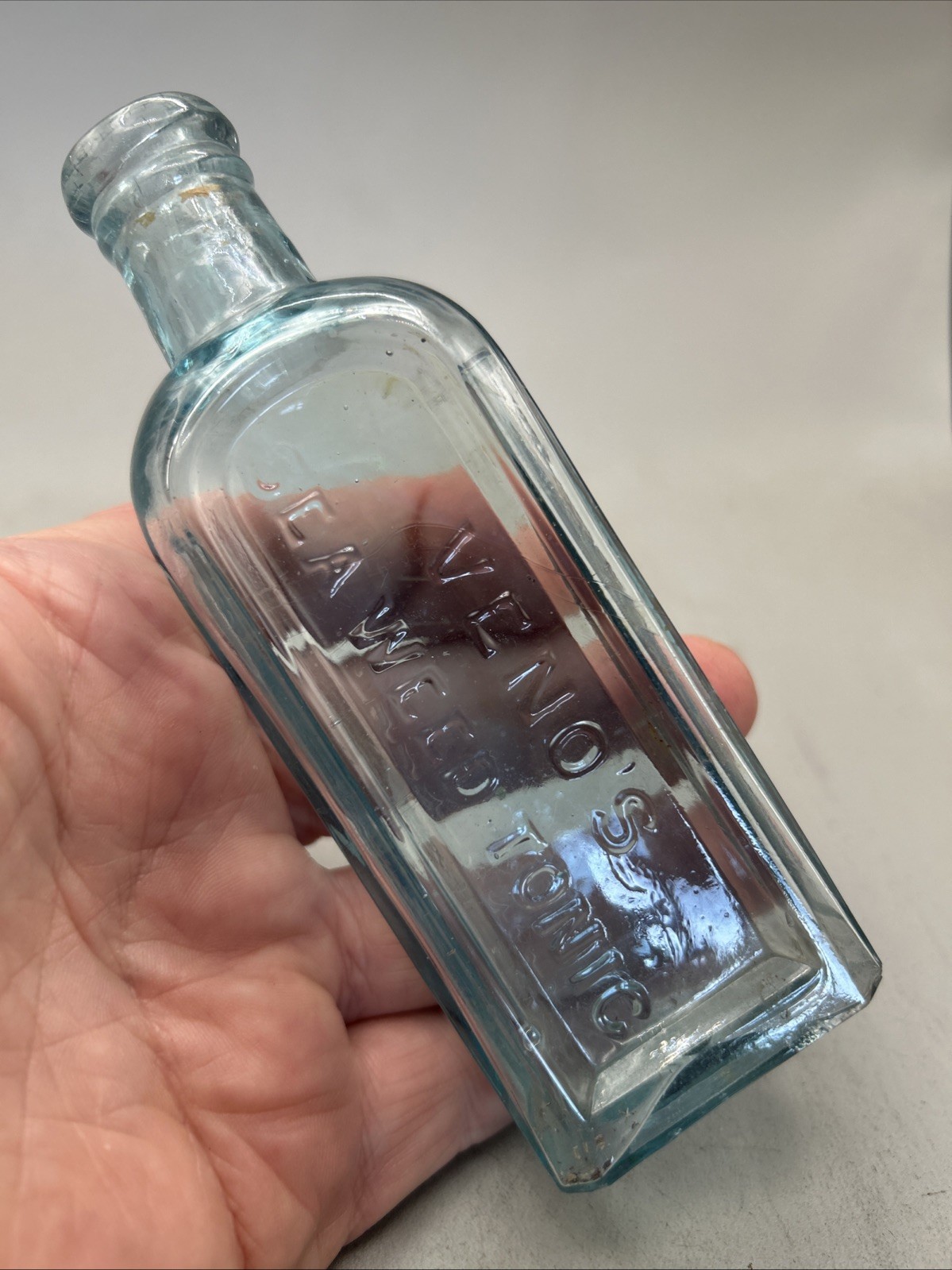 VICTORIAN VINTAGE CURE CHEMIST BOTTLE VENO’S SEA WEED TONIC