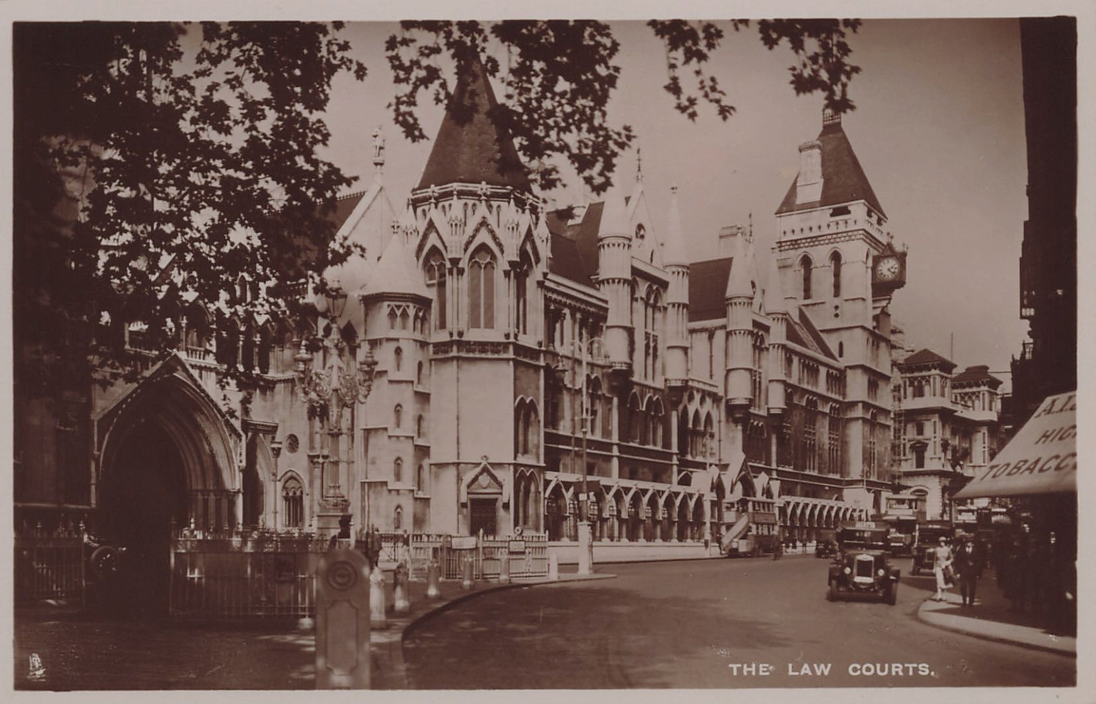 THE LAW COURTS & STREET SCENE REAL PHOTO POSTCARD LONDON ENGLAND UK 1920s RPPC
