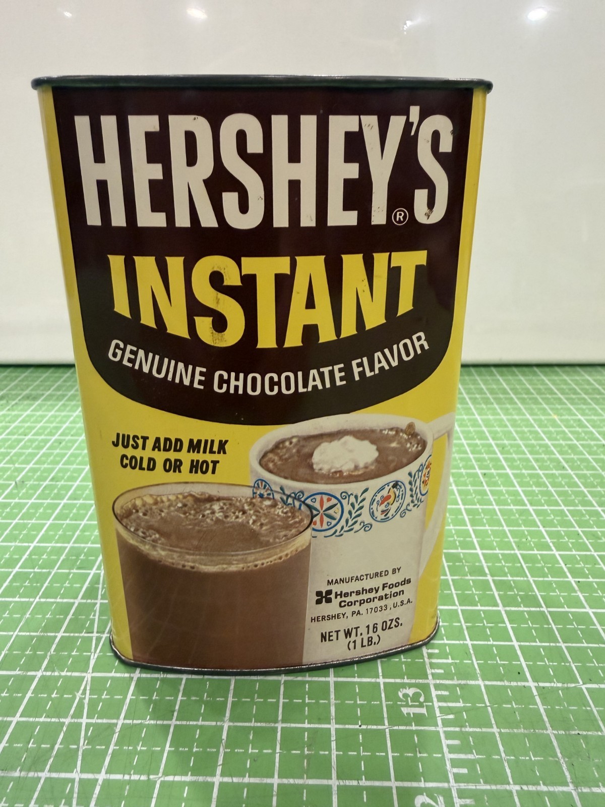 Vintage 1973-1975 Hershey’s Instant Cocoa Chocolate Mix All Metal/Tin Can