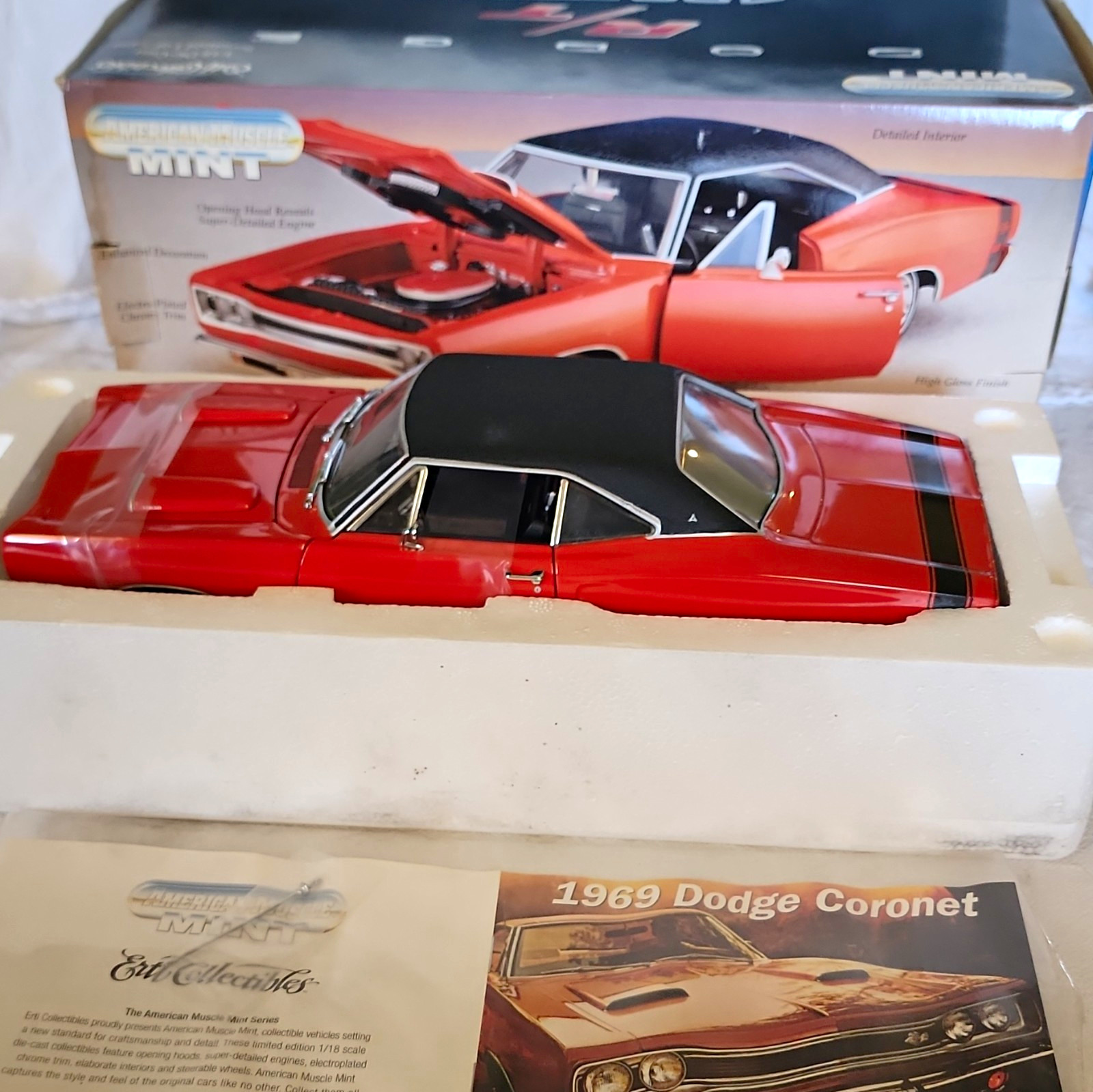 Ertl Collectibles 1:18 1969 Dodge Coronet R/T 426 Hemi Diecast Red/Black