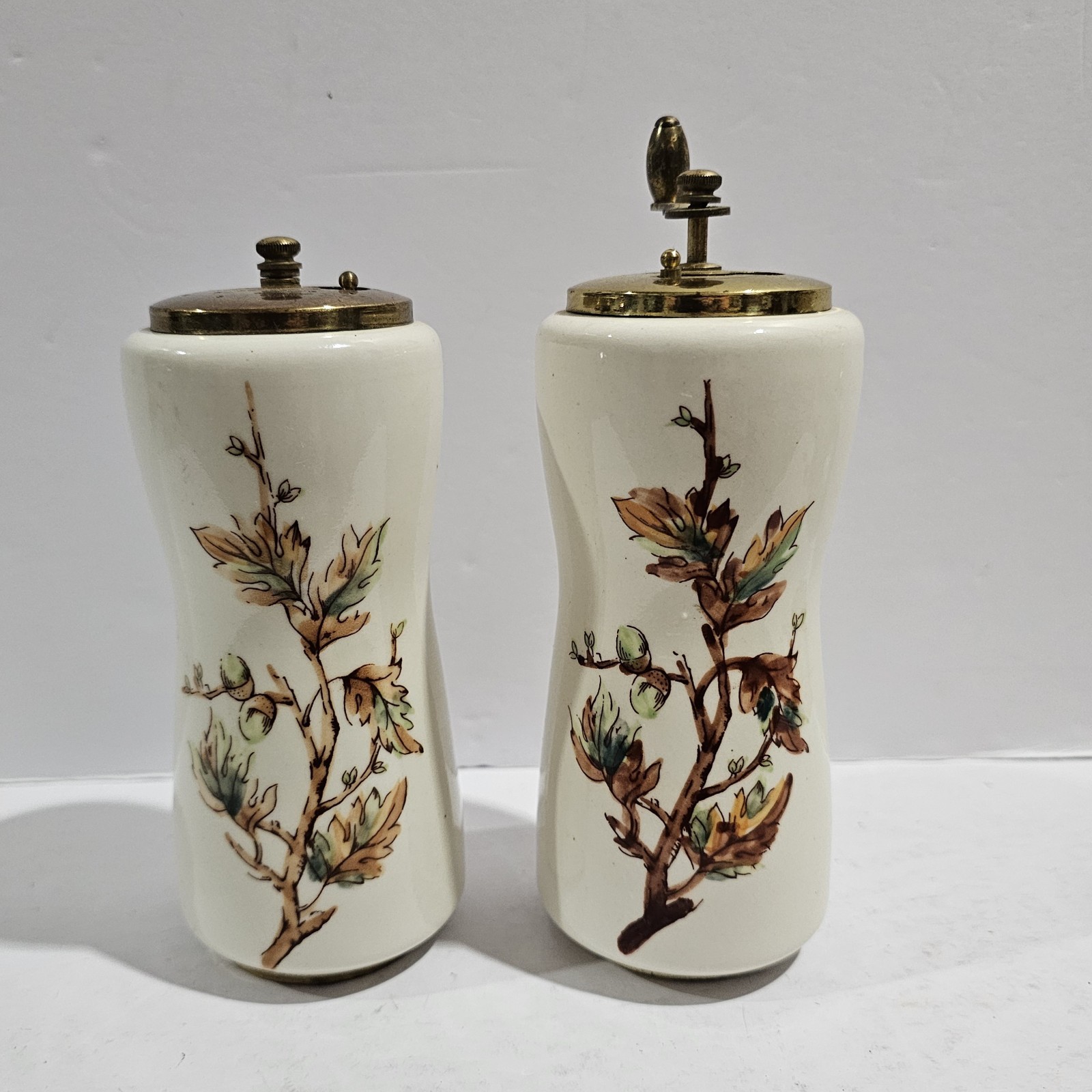 LENOX Lido Vintage Salt & Pepper Shakers Mill Set Porcelain Gold Hand Decorated