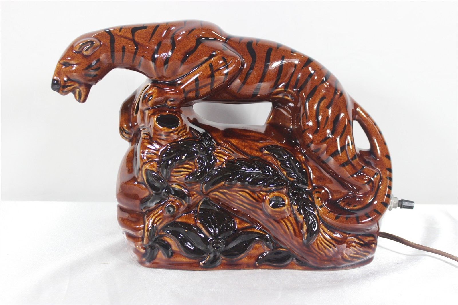 Vintage Mid Century Modern Striped Panther on Tree TV Lamp Brown MCM Excellent