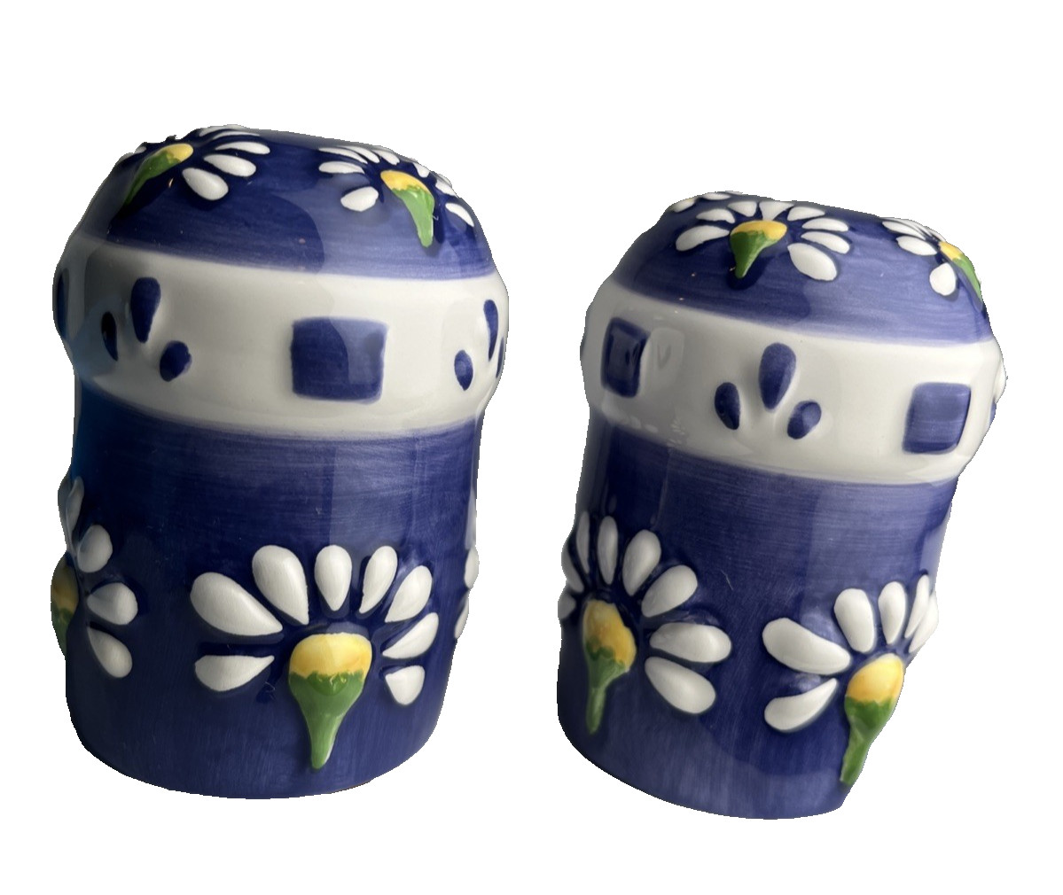 Discontinued Oneida Majesticware “Spring Daisy” Salt & Pepper Shakers Ceramic